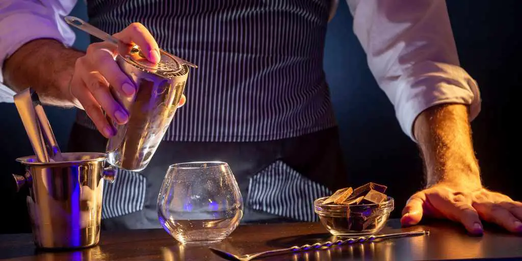 How Do Bartenders Memorize So Many Drinks?